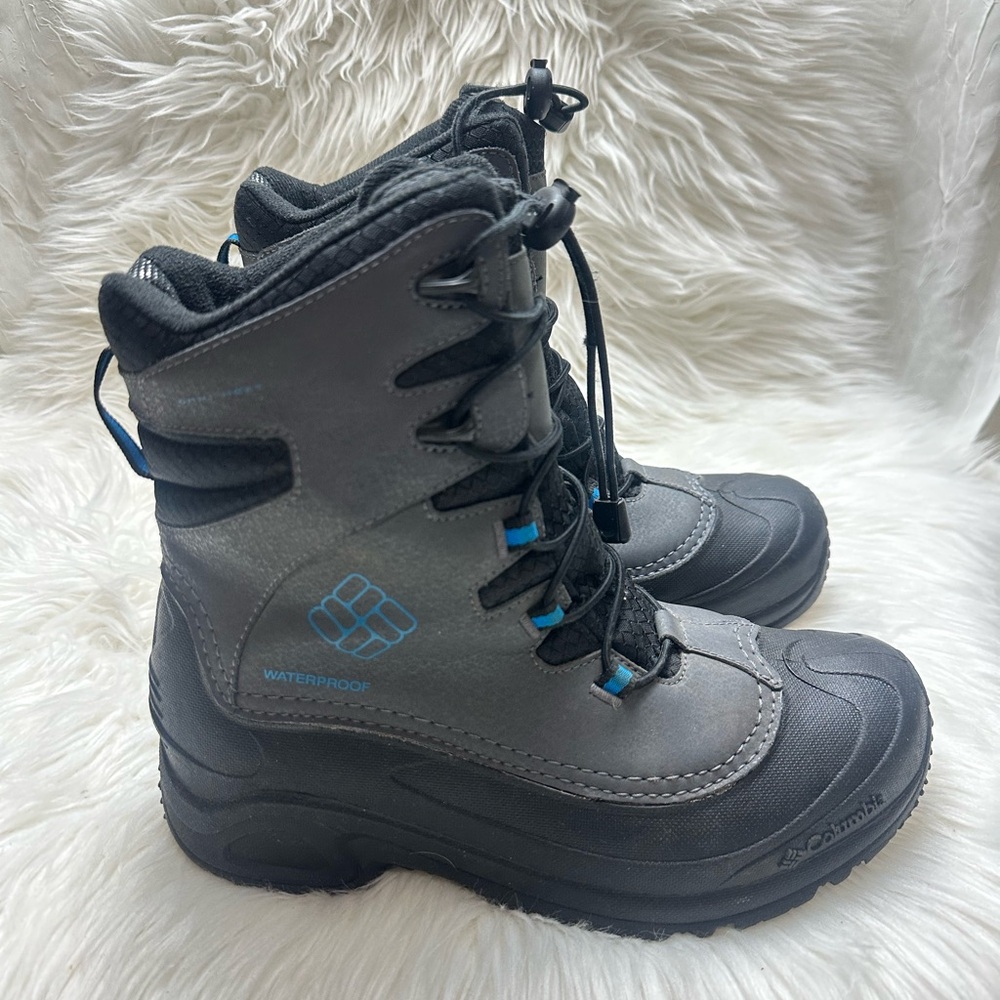 Columbia 7 Gray and Black Snow Boots